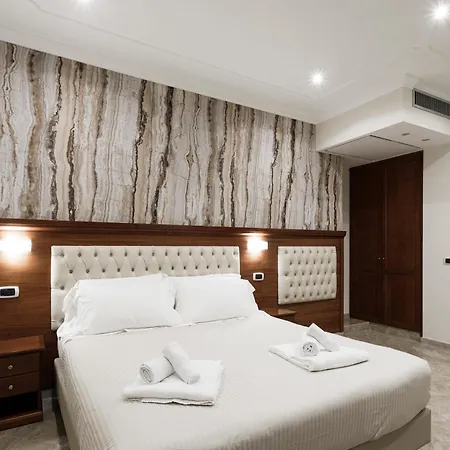 Esposizione Luxury Hotel 3*