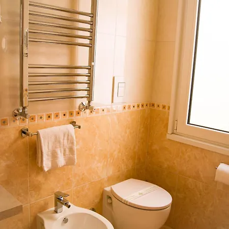 Esposizione Luxury Hotel 3*